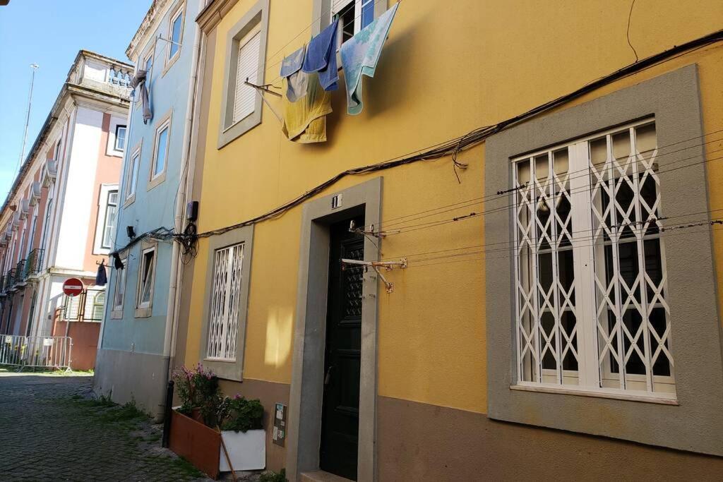 Feira Da Ladra Comfy Premium Apartment Lisbon Luaran gambar